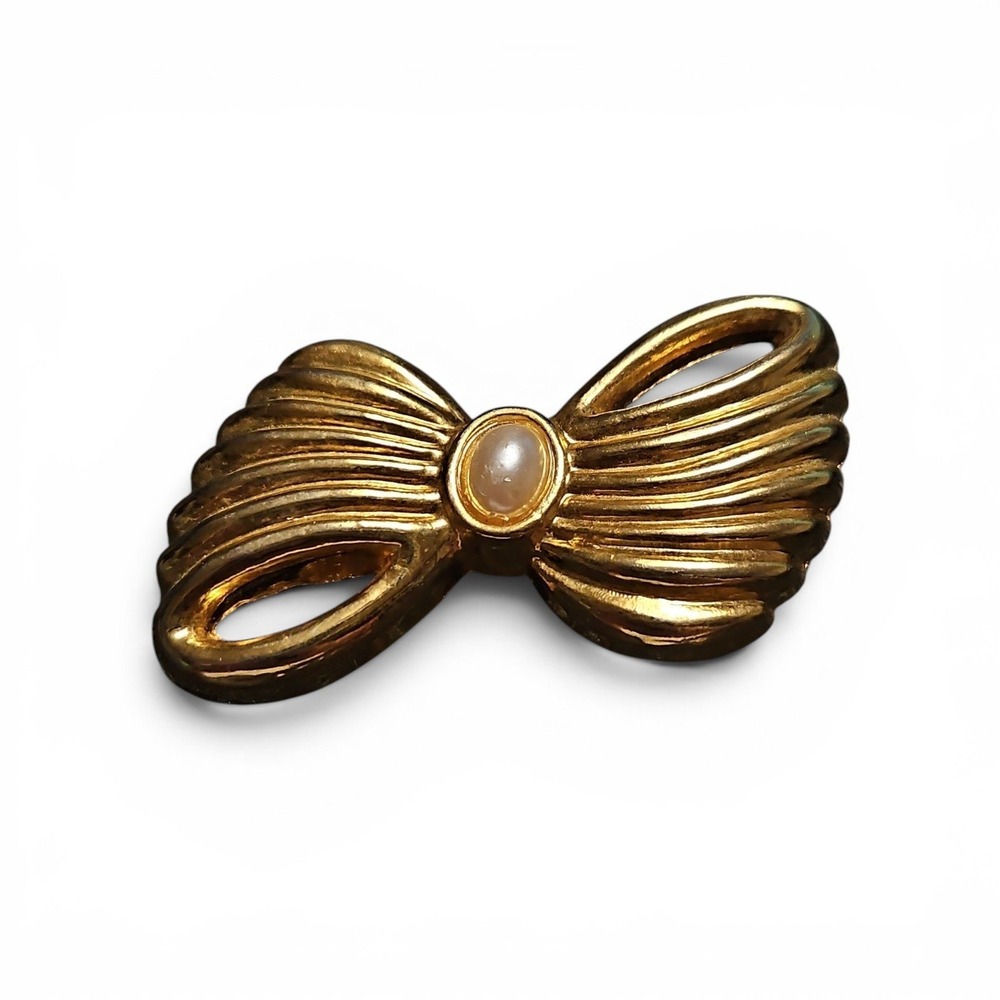 Vintage AJMC Gold Tone Ribbed Bow Brooch Faux Pearl Accent Costume Jewelry Pin